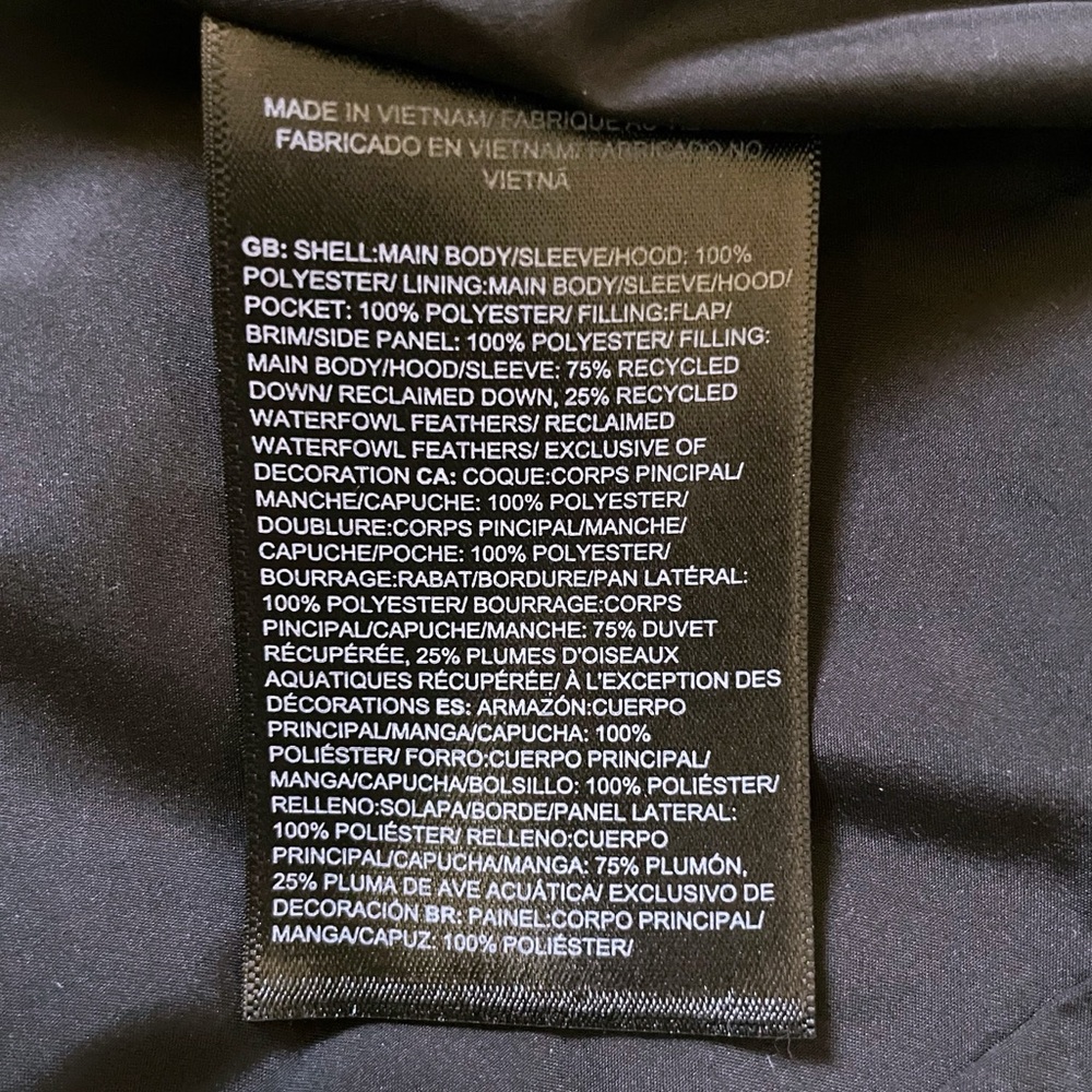 The North Face Women’s Gotham Parka In TNF Black - Picture 7 of 9